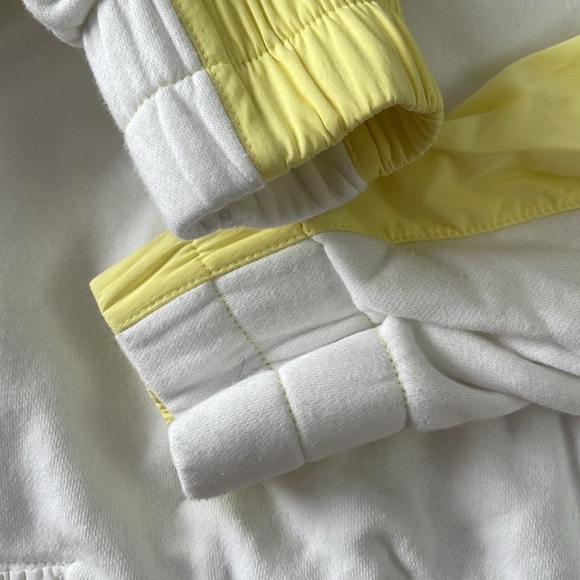 EUC ladies Nike cropped hoodie - Picture 3 of 4